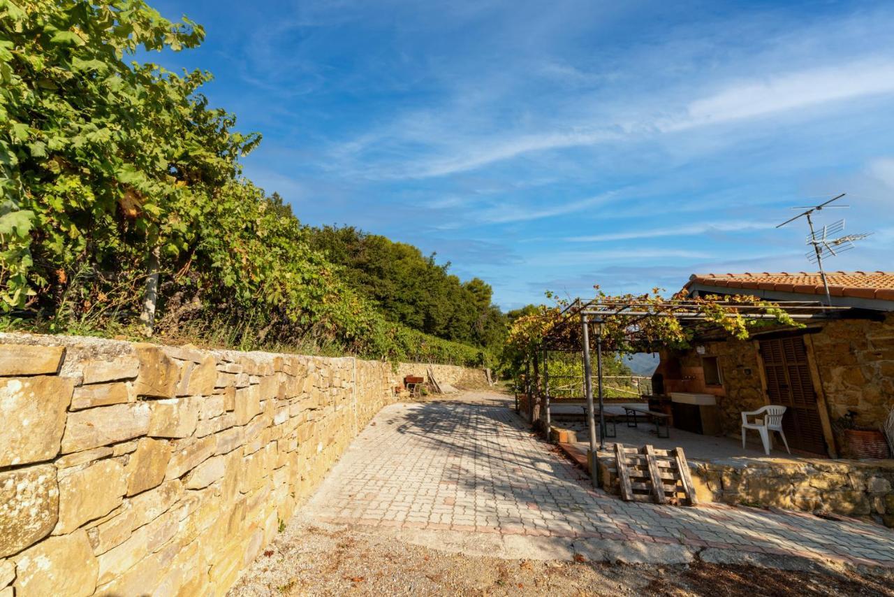 Casetta Mari Immersa In Un Vigneto Dolceacqua Buitenkant foto