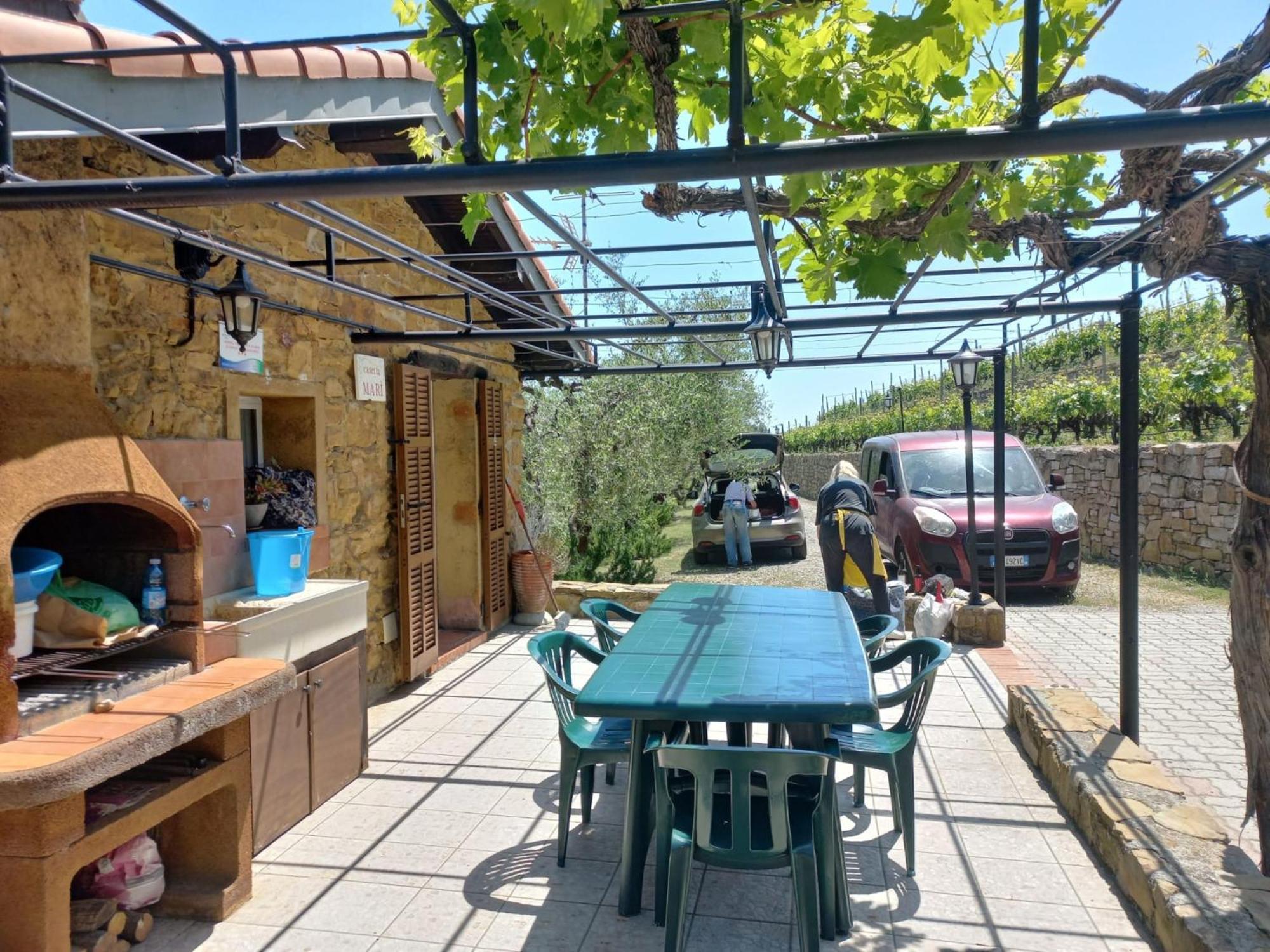 Casetta Mari Immersa In Un Vigneto Dolceacqua Buitenkant foto
